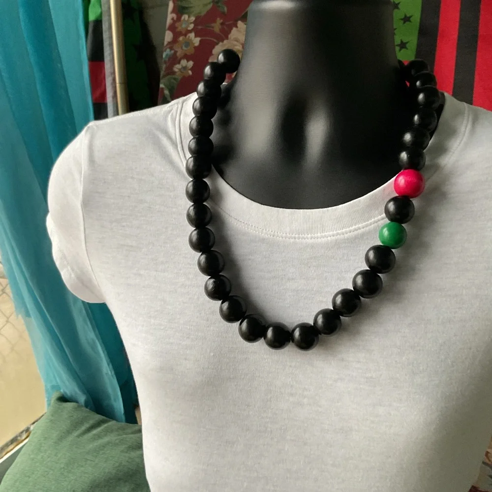 Men’s Afrocentric Wood Necklace ♥️🖤💚 - Picture 4 of 4